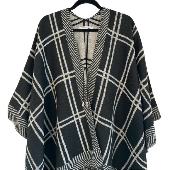 Marc New York (Andrew Marc) | Black, Grey/White Plaid Wrap / Shrug | One Size - Picture 2 of 14